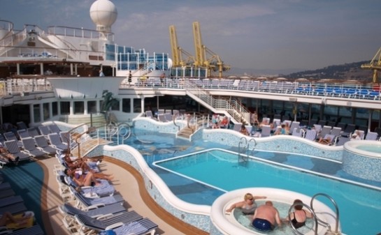 Barco Emerald Princess