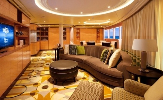Interior Barco Disney Dream