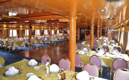 Barco MN Skorpios II