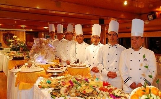 Barco MN Skorpios II