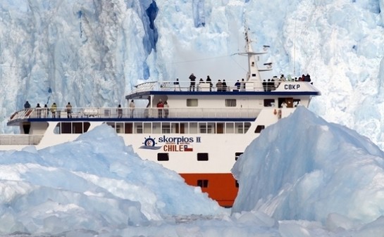 Barco MN Skorpios II