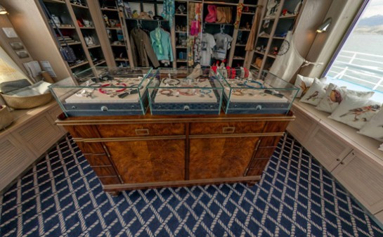 Barco Ventus Australis