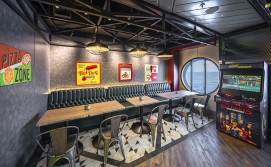 Barco MSC World Europa