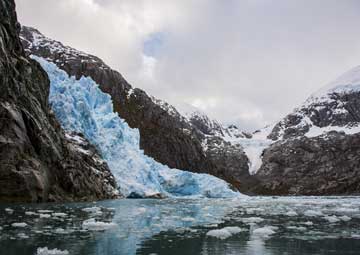 Puerto Glaciares Piloto y Nena - Seno Agostini - Glaciar Águila